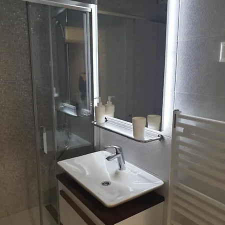 Apartamento Viktoria Tuzla