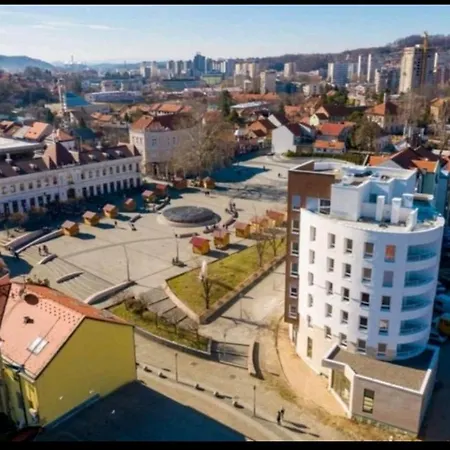 Viktoria Apartment *
